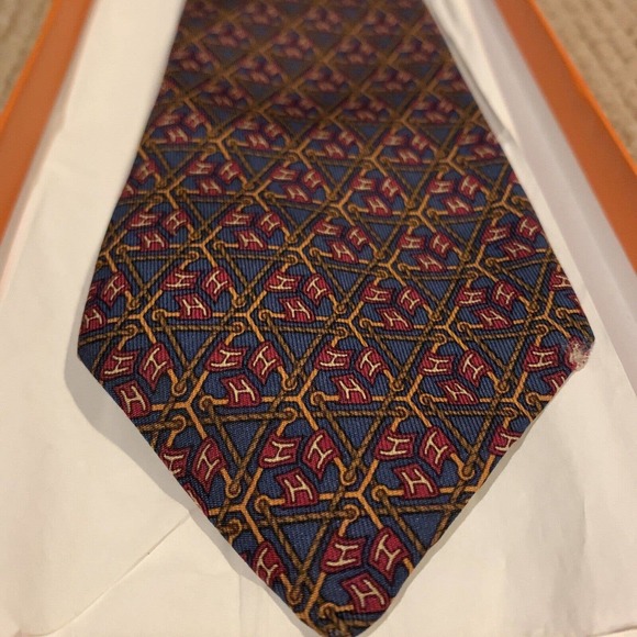 Hermes 100% Silk Made In France Rope Triangle Pattern NIB - Picture 2 of 10